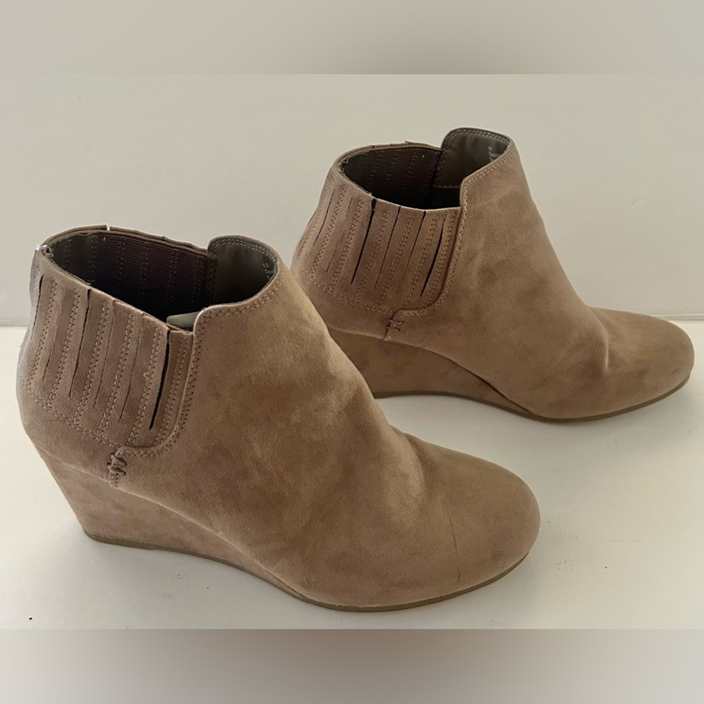 Dolce Vida for Target Tan/Brown Faux Suede Wedged Ankle Boots